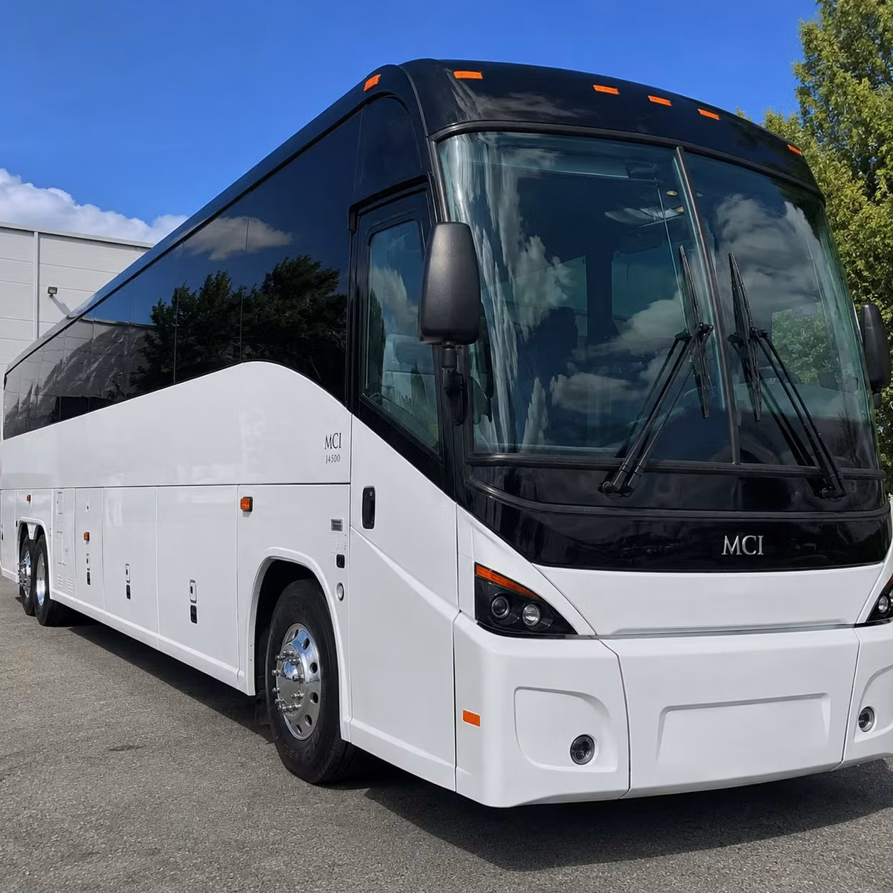 palmbaycharterbus com makes group transfers to orlando international airport easy from palm bay