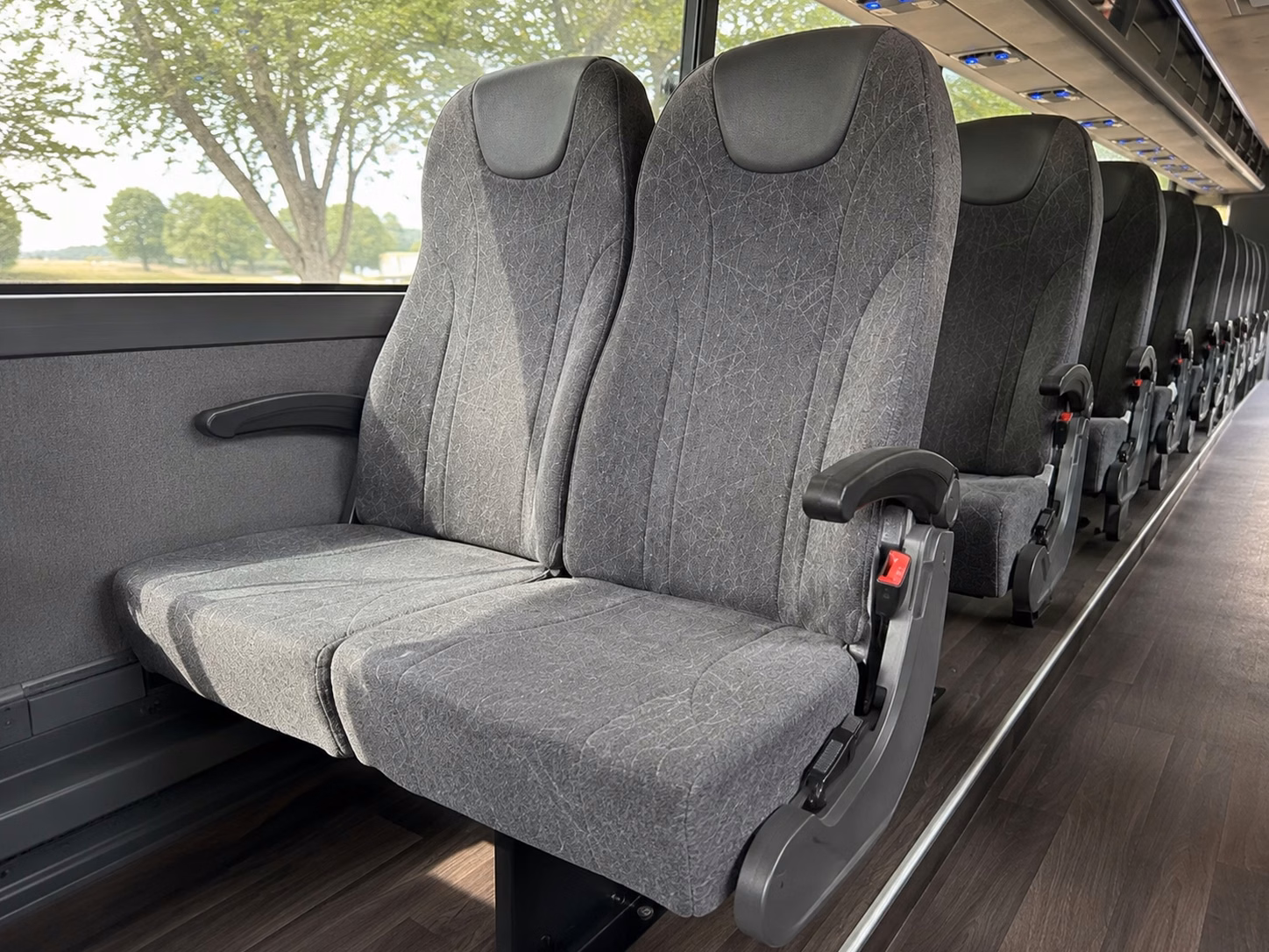 shuttle guests between palm bay hotels and your wedding venue with ease