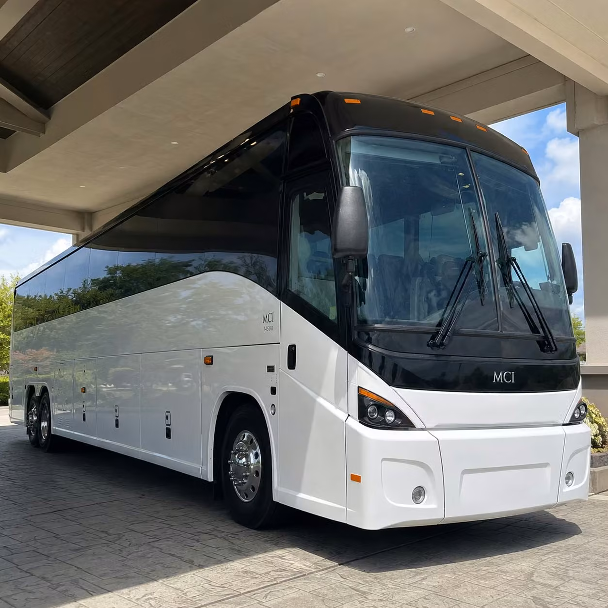 we connect palm bay groups with the right bus for every airport occasion